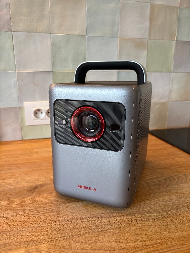 Nebula Anker Cosmos 4K SE, Audio, Tv en Foto, Beamers, Ophalen of Verzenden, Zo goed als nieuw, Nebula, DLP