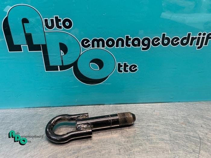 Crochet de remorquage avant d'un Toyota Yaris Verso (Yaris V, -, 3 mois de garantie, Toyota, Utilisé