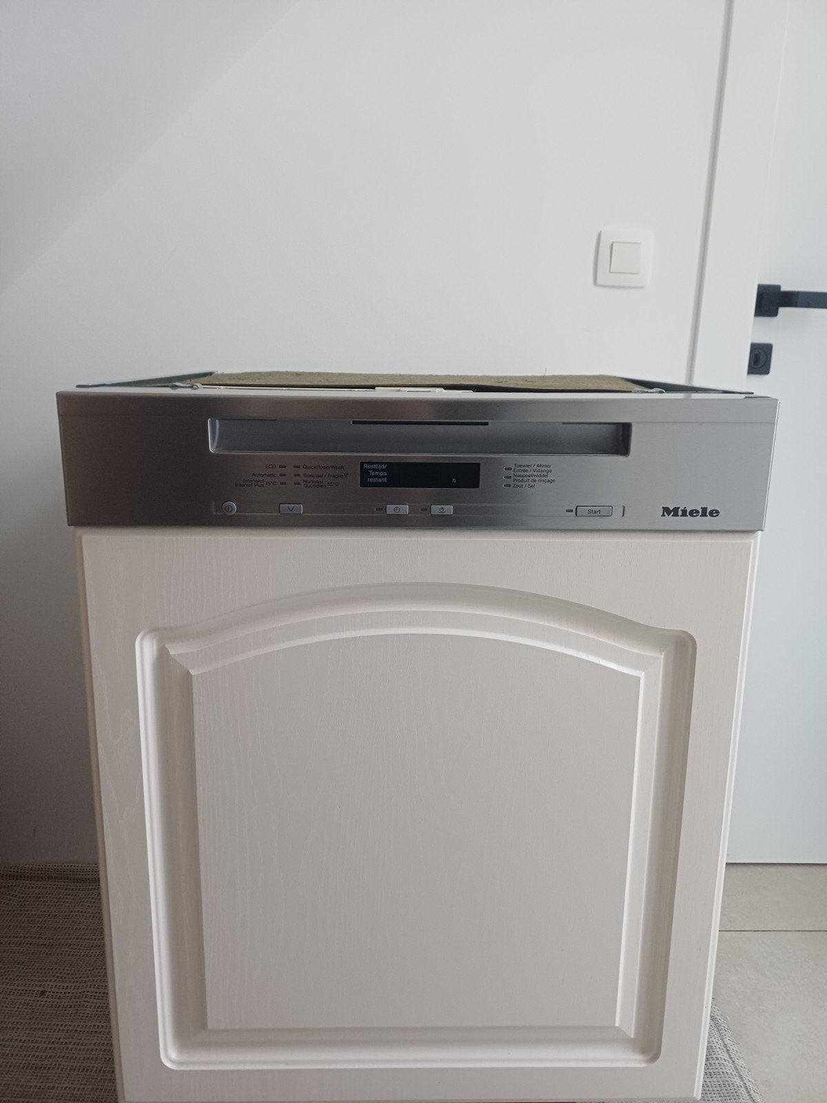 Miele inbouw vaatwasser AutoOpen, Ophalen, Energieklasse A of zuiniger, Minder dan 10 liter, Zo goed als nieuw