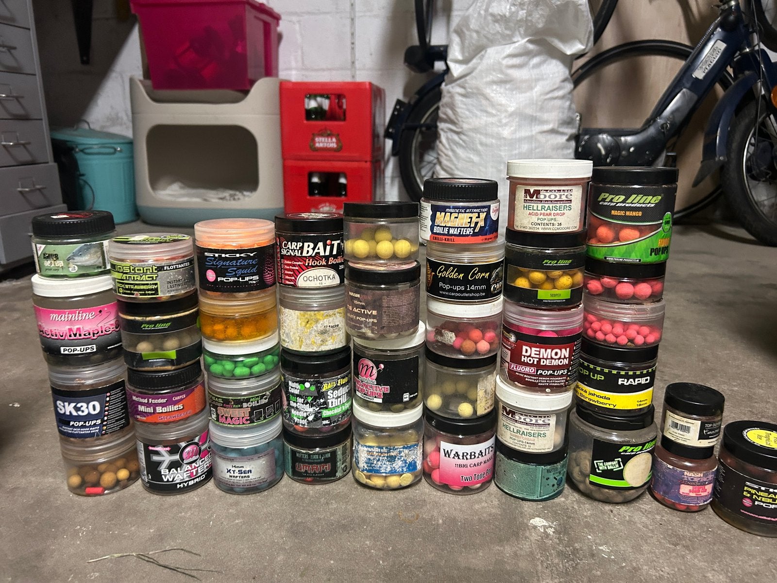 Pakket 39 potjes karper pop-ups & wafters, Ophalen of Verzenden, Gebruikt
