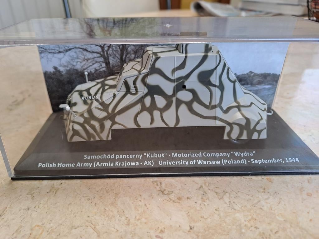 Pantserwagens "KUBUS" miniatuur, Antiek en Kunst, Ophalen