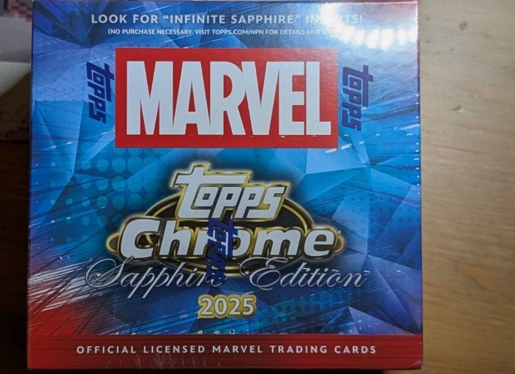 Topps 2025 Marvel Comics Chrome Sapphire Hobby Box, Hobby en Vrije tijd, Ophalen of Verzenden, Nieuw, Boosterbox, Foil