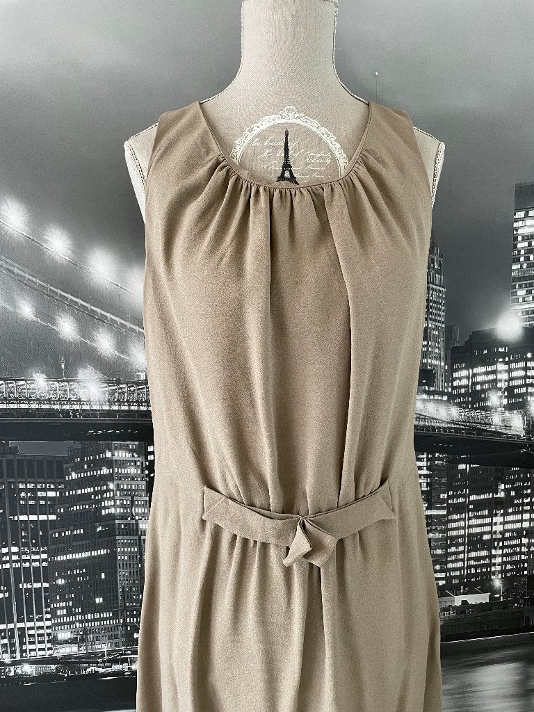 prachtig bruin kleed van het merk Silky - 42, Bruin, Verzenden, Maat 42/44 (L), Zo goed als nieuw