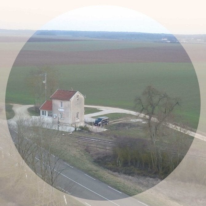 Uniek route huis , maison garde barrière, in Bourgogne, Immo, Brion sur Ource cote d’or, Frankrijk, Woonhuis, Landelijk