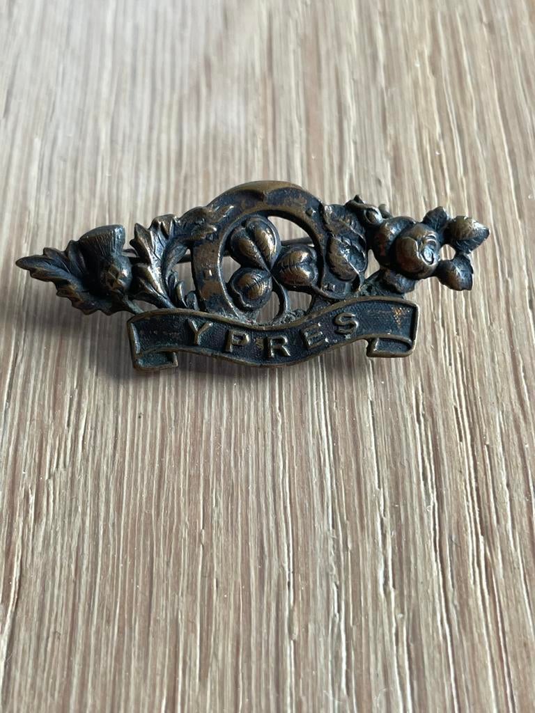 Broche Ypres, Envoi, Emblème ou Badge
