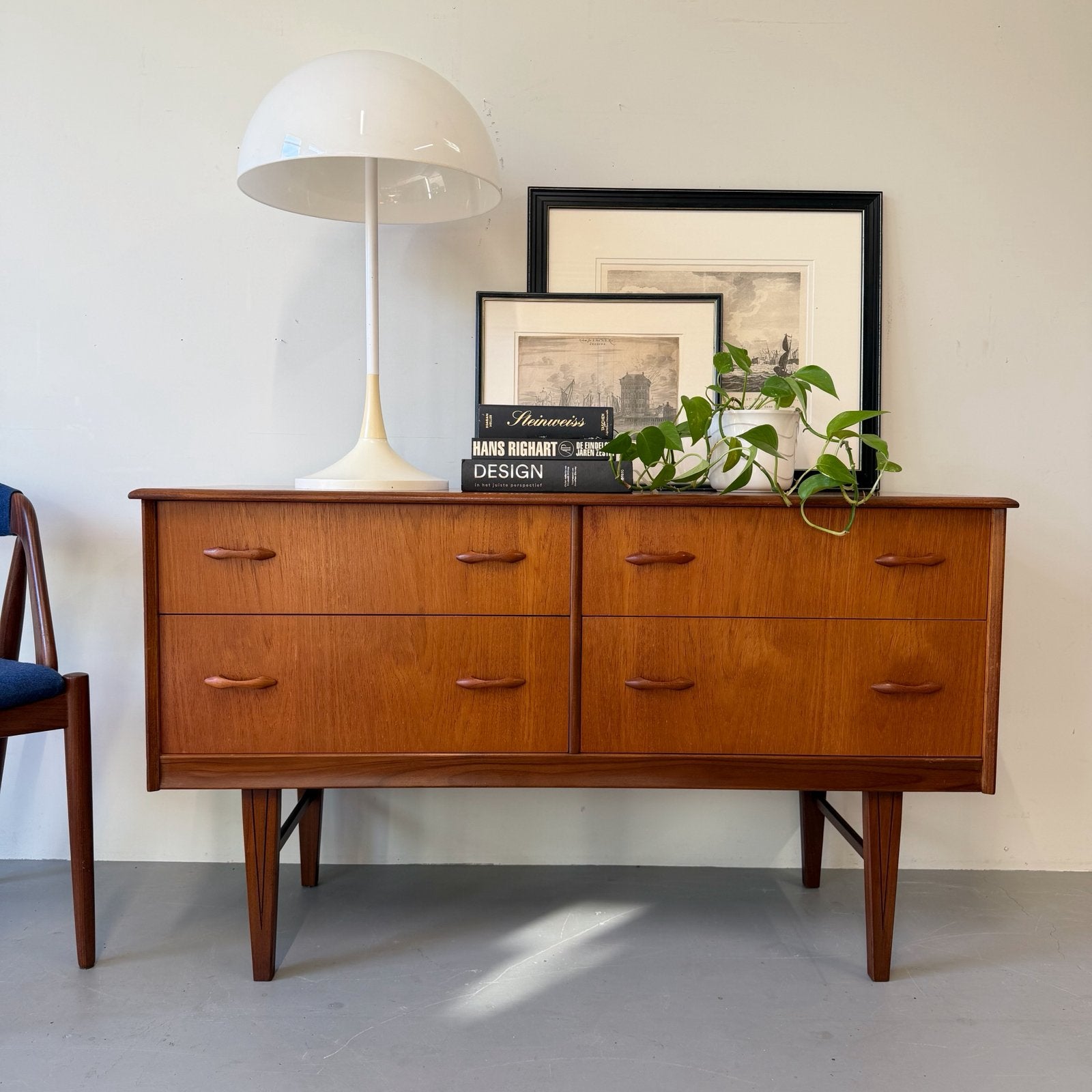 Buffet compact vintage •Homeworthy UK•, Maison & Meubles, 25 à 50 cm, Enlèvement ou Envoi, 100 à 150 cm, Utilisé