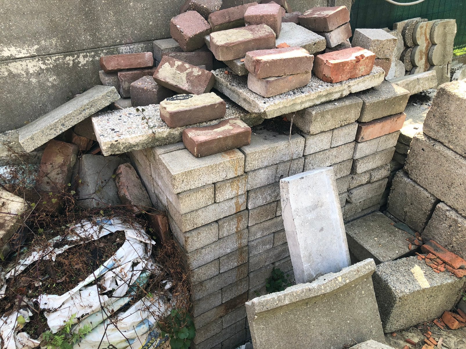 Pavés en béton, trottoirs en brique, Enlèvement, Comme neuf