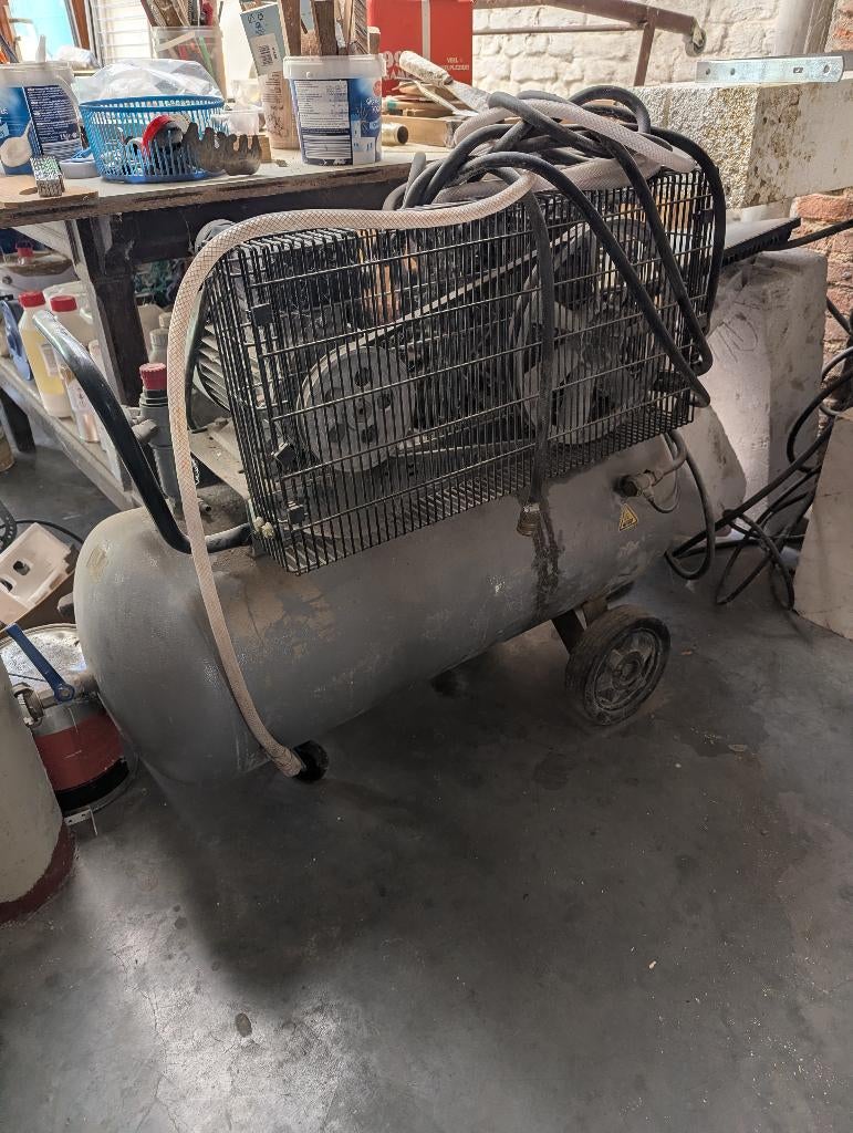 Compressor, Doe-het-zelf en Bouw, Ophalen, Gebruikt, 200 tot 400 liter/min, 6 tot 10 bar