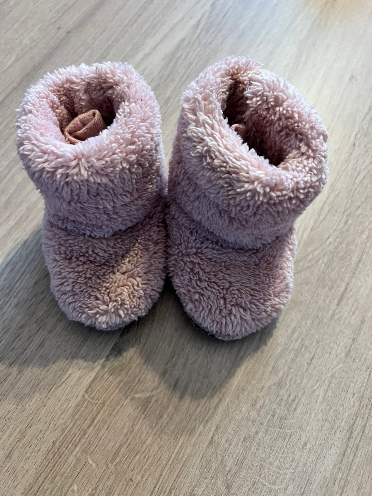 Woody slofjes roos 0/6m, Kinderen en Baby's, Babykleding | Schoentjes en Sokjes, Ophalen, Zo goed als nieuw, Slofjes