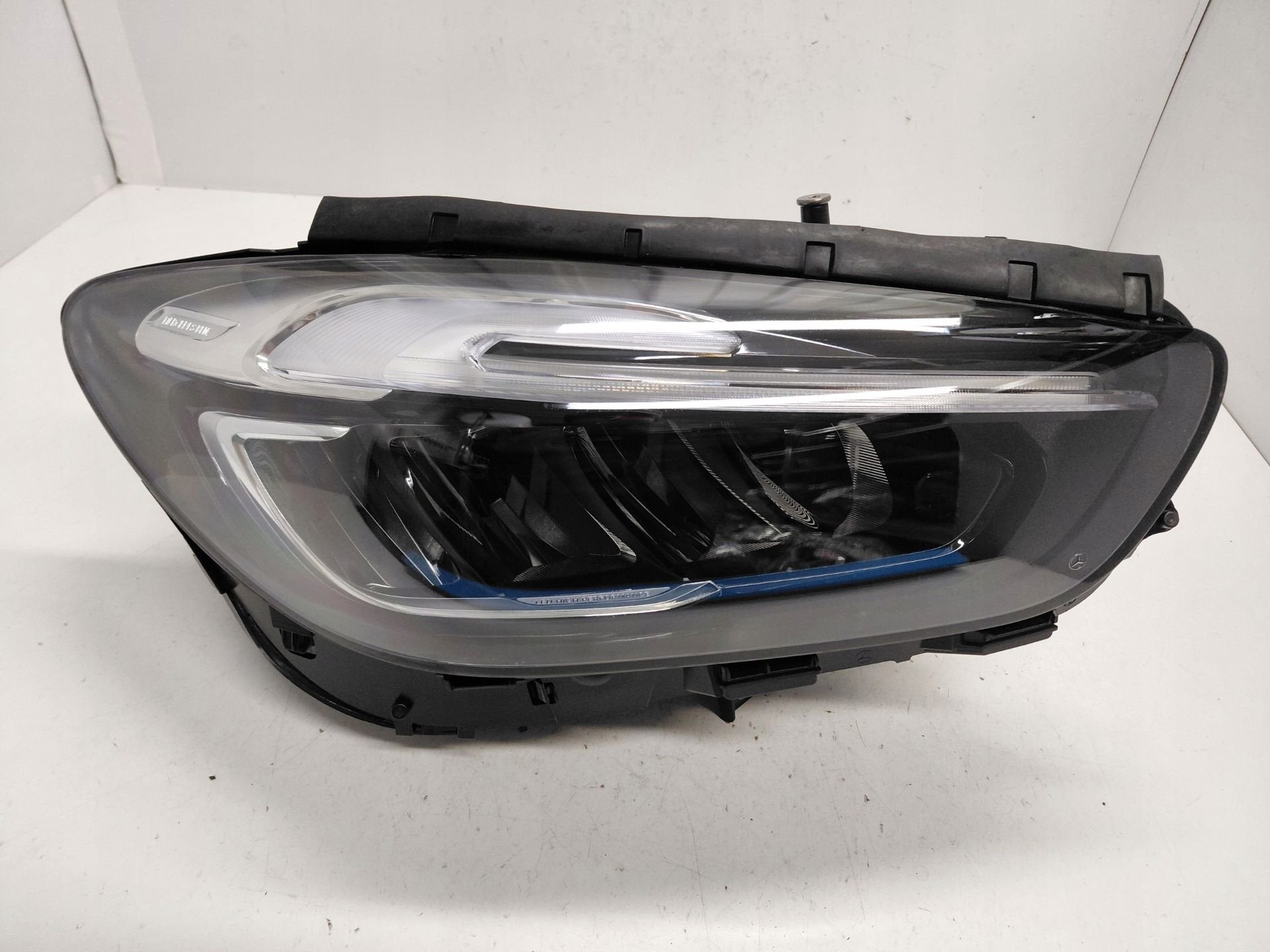 Phare Mercedes Classe B W247 A2479061004, Mercedes-Benz AG, Mercedes-Benz, Utilisé, Mercedesstrasse 120
70372  Stuttgart, DE