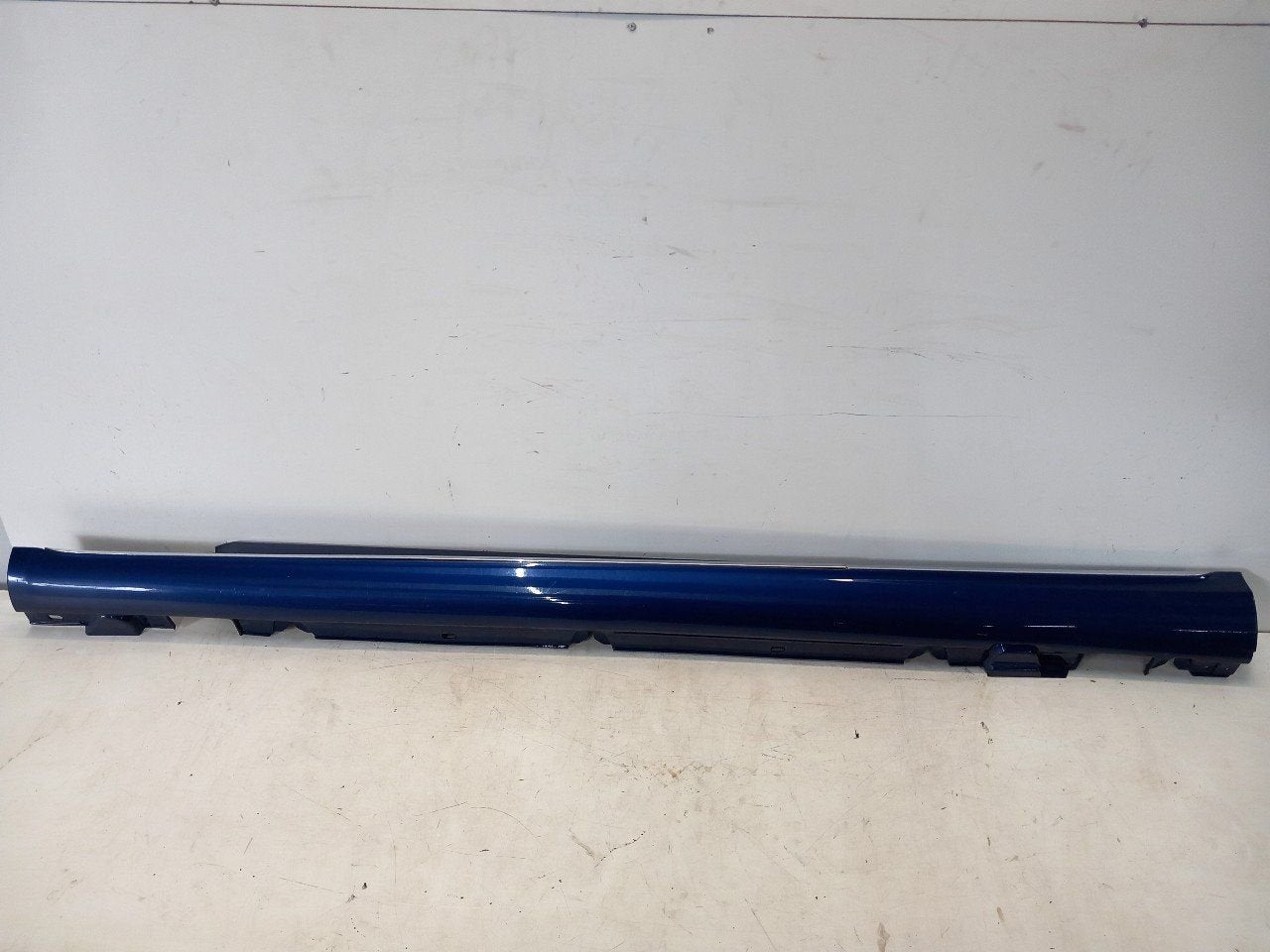 Sideskirt links Mercedes-Benz C-Klasse, Onderdelen@venauto.nl, Van der Ven Autorecycling B.V., Ettenseweg 76, 4706 PB Roosendaal, The Netherlands