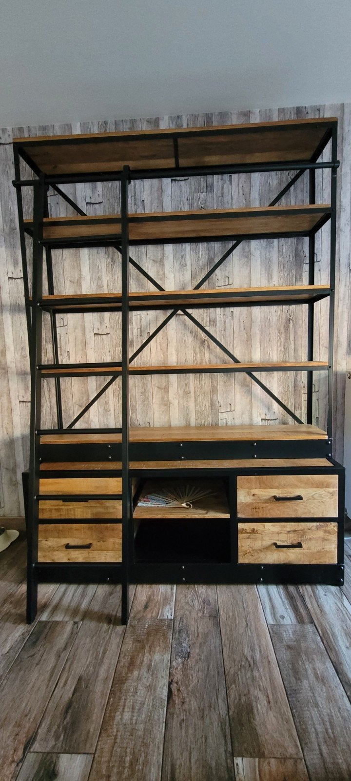 armoire en bois de manguier avec finition en métal, Enlèvement