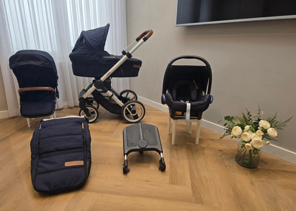 Zeer mooie complete 3in1 Mutsy Evo
kinderwagen Urban Nomad, Avec siège auto, Comme neuf, Enlèvement, Poussette