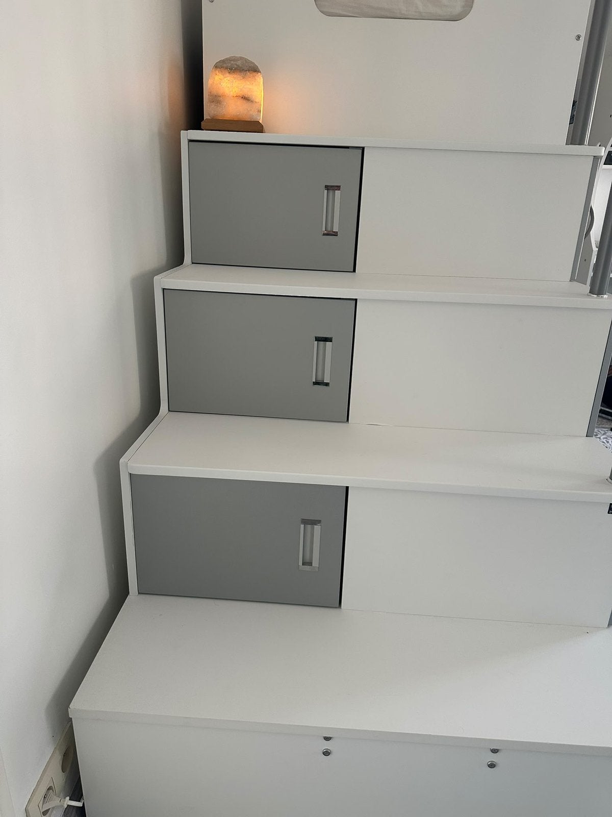 Hoogslaper met bureau splinternieuw, Ophalen, Zo goed als nieuw