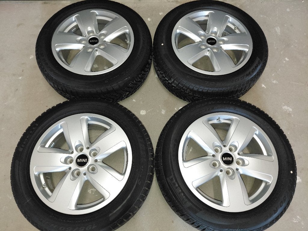 Nieuwe 16 inch velgen met winterbanden Mini Clubman F54, Enlèvement