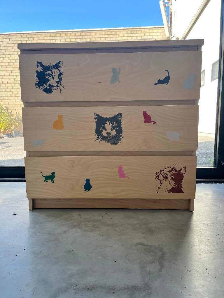 kast - lades - kattenfiguren, Huis en Inrichting, Ophalen, Zo goed als nieuw, Met lade(s)