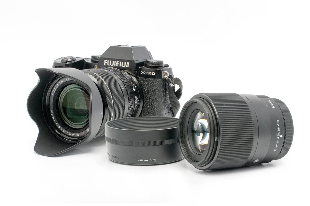 Fujifilm X-S10 + XF 18-55mm F/2.8-4.0 + Sigma 30mm F/1.4 DC, Ophalen of Verzenden, Zo goed als nieuw, Fujifilm, Bluetooth