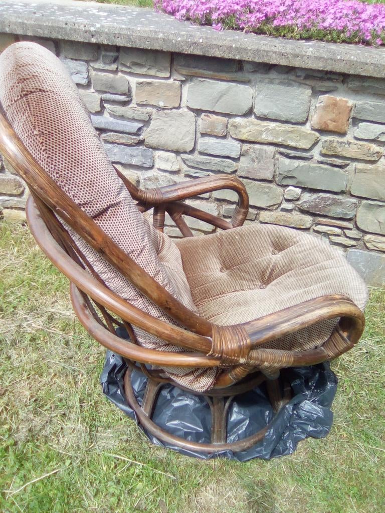 fauteuil en rotin pivotant, Enlèvement