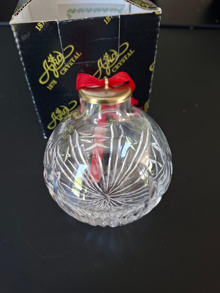Boule de Noël en cristal AJKA CRYSTAL.., Antiquités & Art, Enlèvement ou Envoi