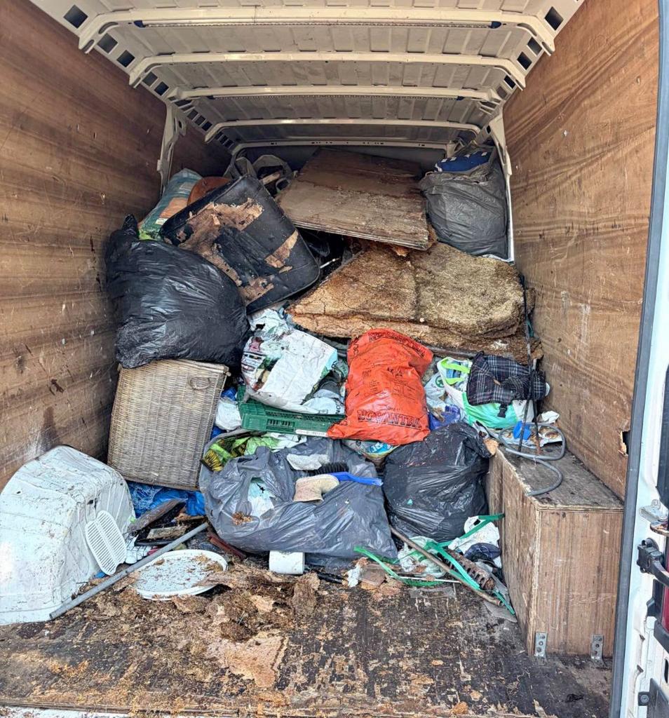 Kelder leegmaken, verhuizen en een busje huren, Particulier, Te koop
