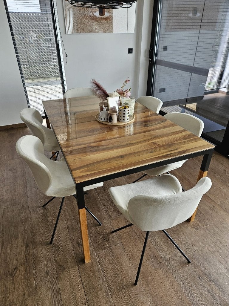 Tafel design pilat&pilat walnoot, Huis en Inrichting, Tafels | Eettafels, Ophalen, 100 tot 150 cm, Zo goed als nieuw, Vijf personen of meer