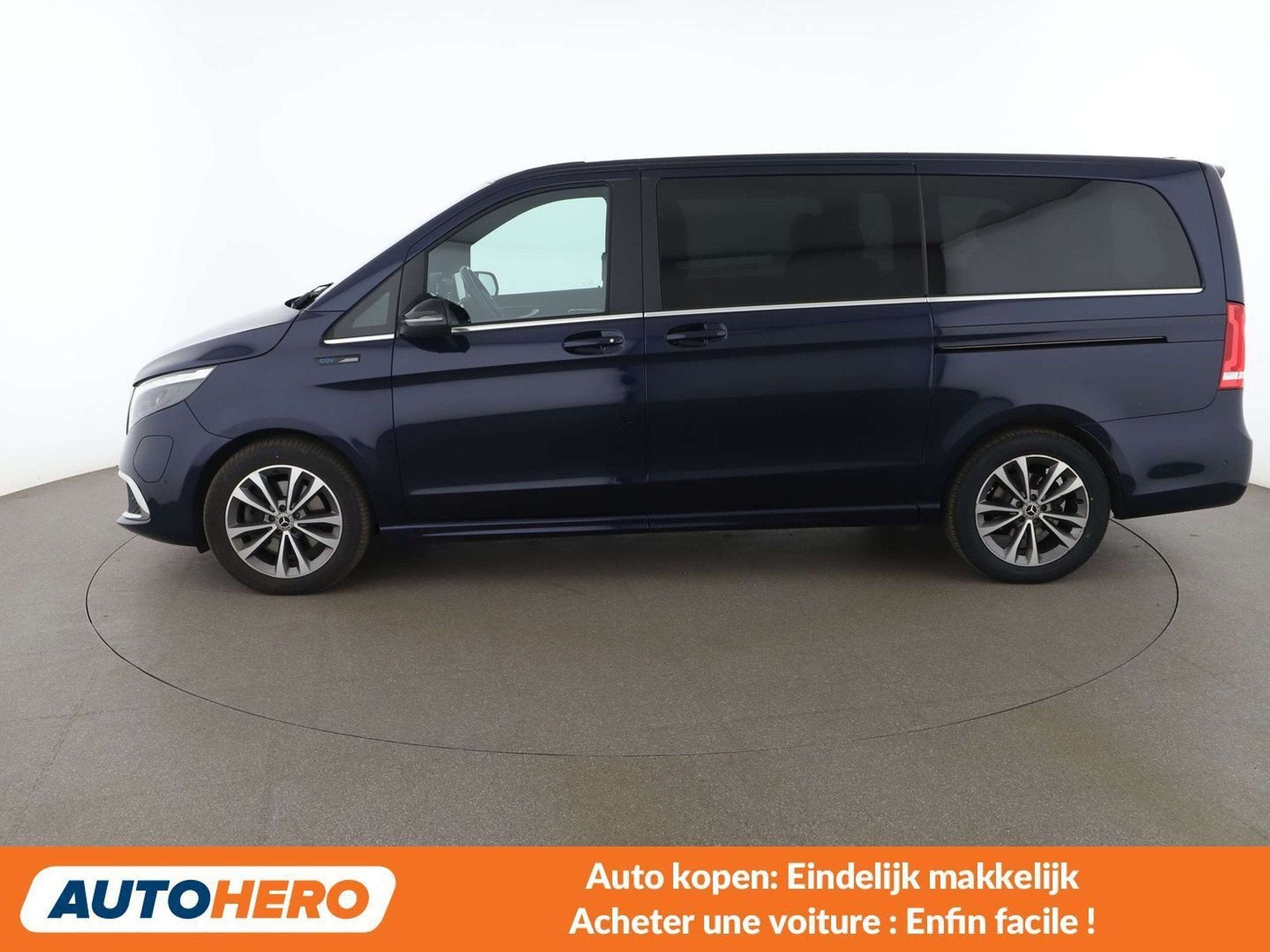 Mercedes-Benz EQV 300 300 lang (bj 2022, automaat), 4 deurs, Gebruikt, https://public.car-pass.be/vhr/ff38a7a7-2ff4-4615-8666-eb8814950a99