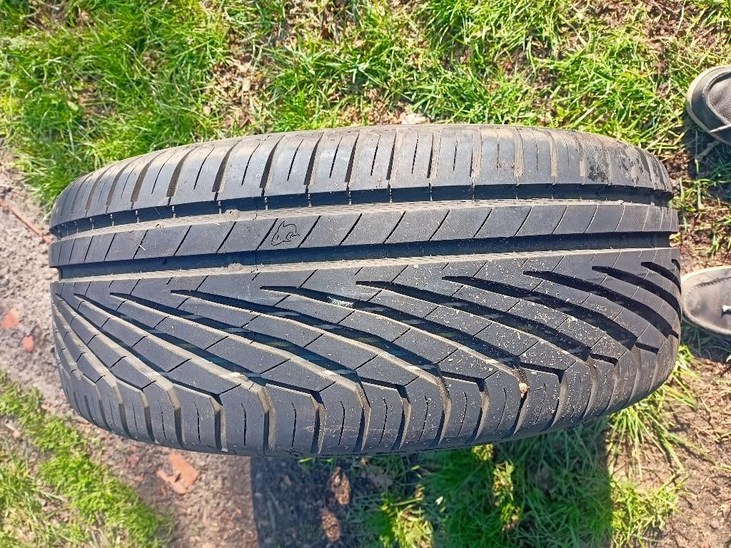Band op velg opel astra Uniroyal rain 225/50/17, Neuf, Pneus et Jantes, 4 Saisons, Véhicule de tourisme