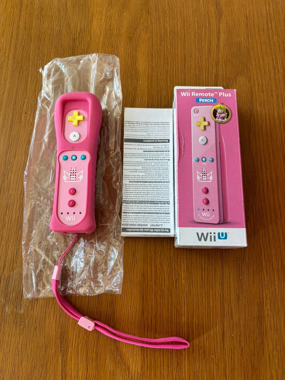 Wii remote plus Princess peach, Ophalen, Zo goed als nieuw, Draadloos, Wii-mote of Nunchuck