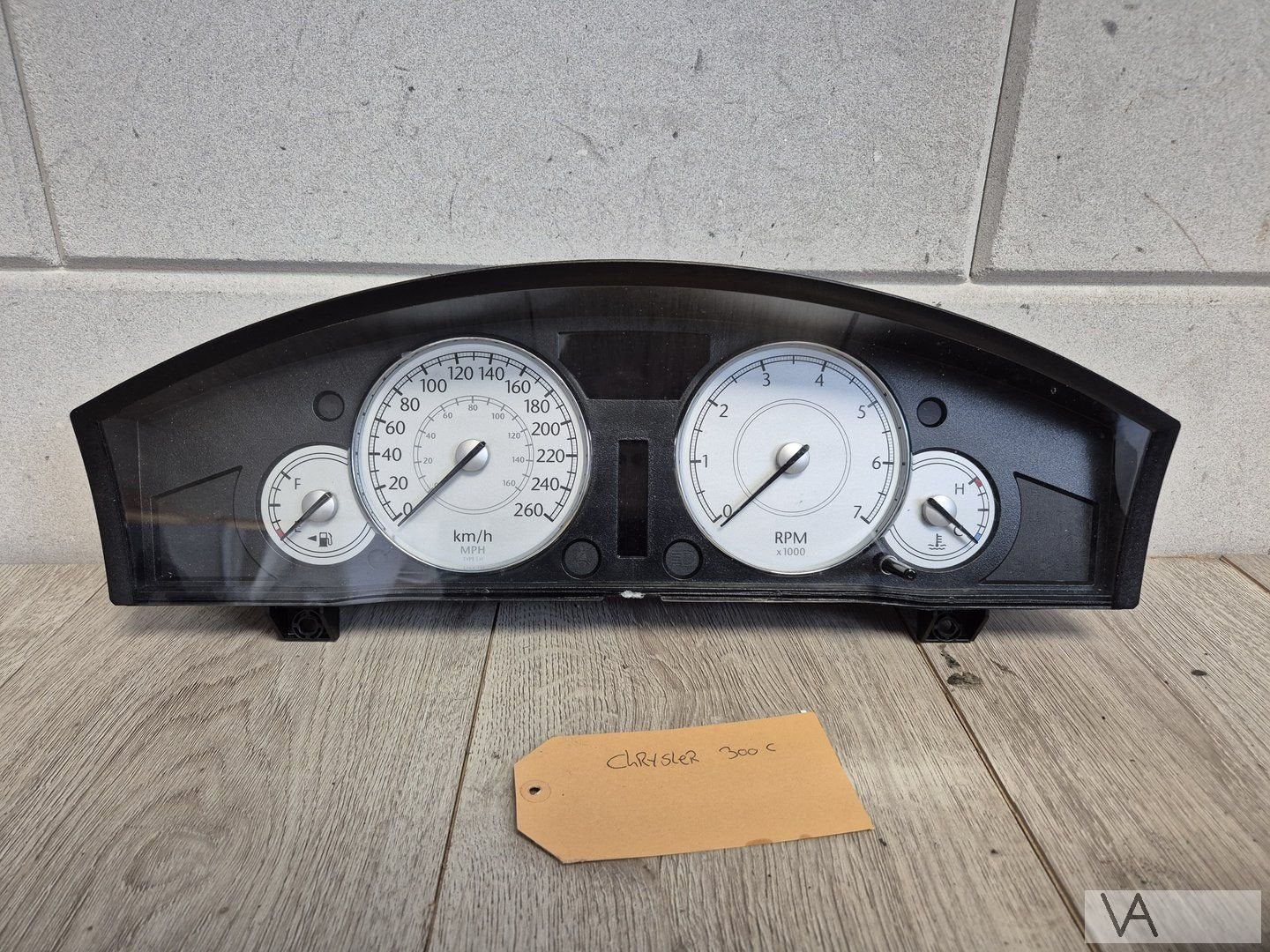Chrysler 300c 300 c tellerklok cockpit 2004 - 2010 €50, Auto-onderdelen, Dashboard en Schakelaars, Chrysler, Gebruikt, Ophalen of Verzenden