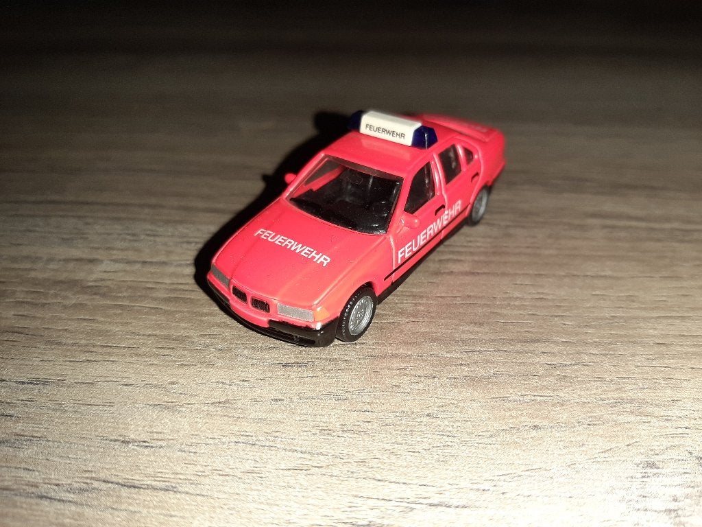 Herpa 1/72 BMW 325i E36 Feurwehr (nearly mint), Hobby & Loisirs créatifs, Voitures miniatures | Échelles Autre, Enlèvement ou Envoi