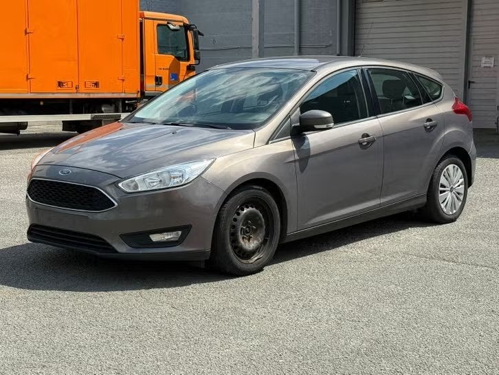 Ford Focus 1.0 Essence 2015 | Bluetooth, Auto's, Focus, https://public.car-pass.be/vhr/1c41c45d-f392-4e53-a3f3-414d6d994a87, Stof