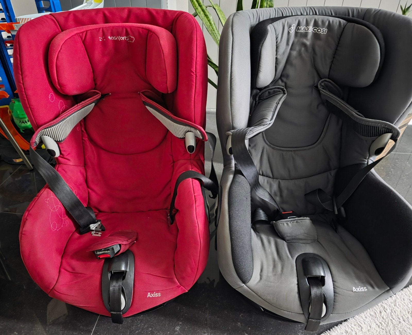 Maxi-cosi Axiss autostoelen draaibaar 4 stoelen, Kinderen en Baby's, Ophalen