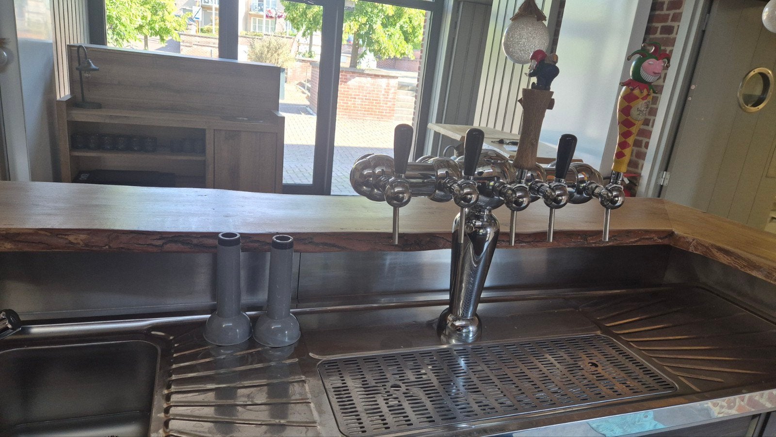 Horeca toog en wasbak met tap, Enlèvement
