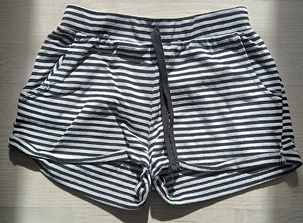short maat 134/140, Kinderen en Baby's, Kinderkleding | Maat 134, Ophalen of Verzenden, Gebruikt, Meisje, Broek