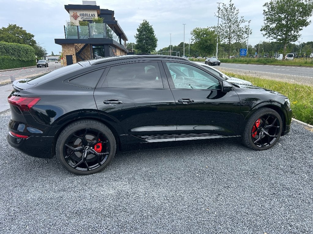 AUDI Q8 ETRON 55 QUATTRO S-LINE, Auto's, Automaat, Lichtsensor, Zwart, Elektrisch