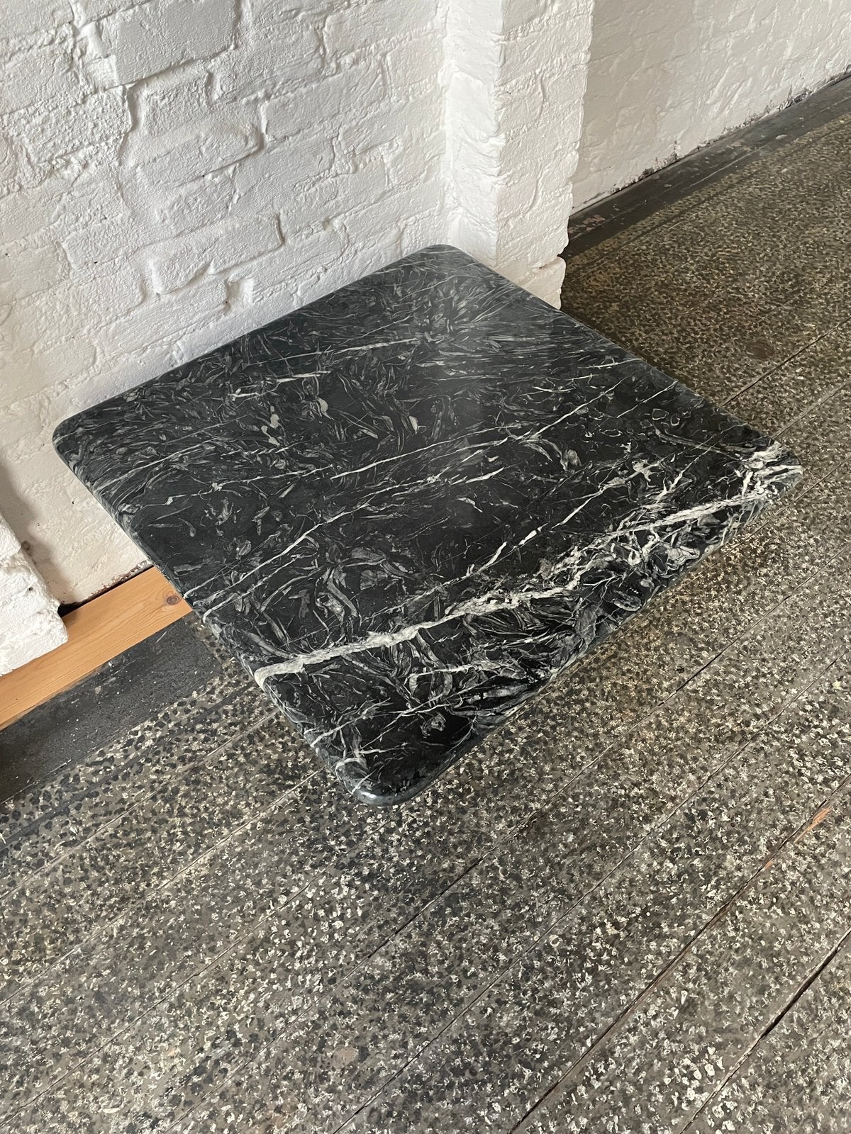 Jaren 70 groene marmeren postmoderne salontafel, Huis en Inrichting, Ophalen, Overige materialen, 50 tot 100 cm, Vierkant