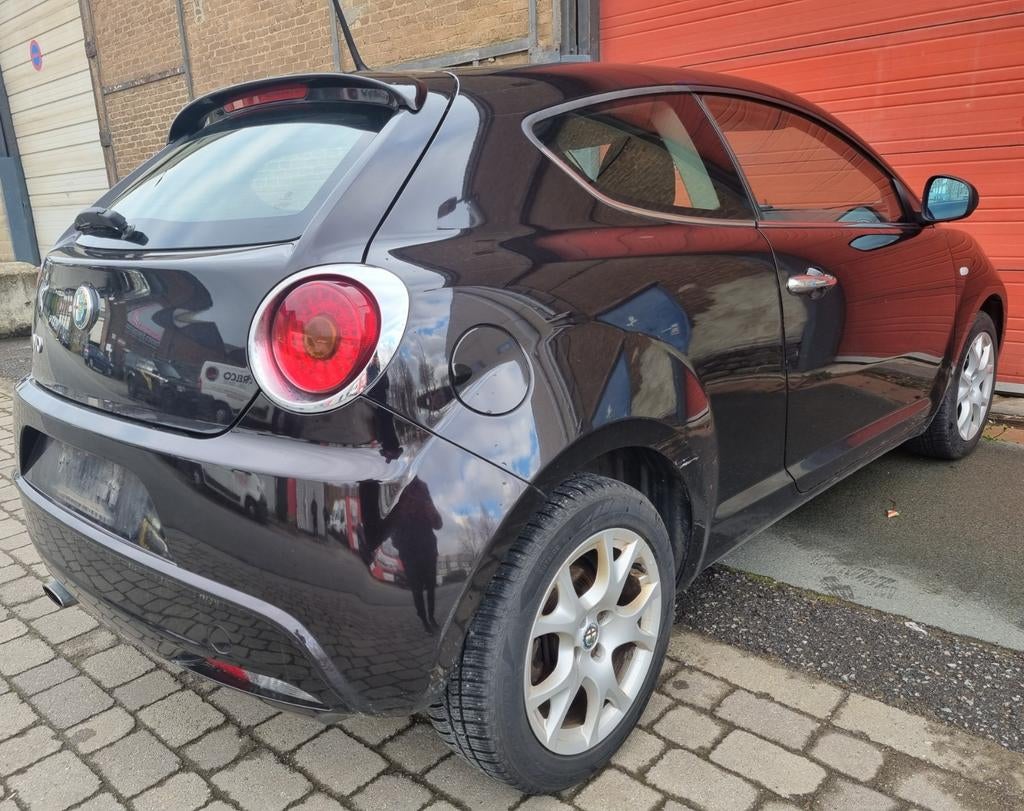 ALFA MITO 1.4i 2010 AIRCO 194283KM PRIJS 2350€, Auto's, Euro 5, Zwart, 4 cilinders, Zwart