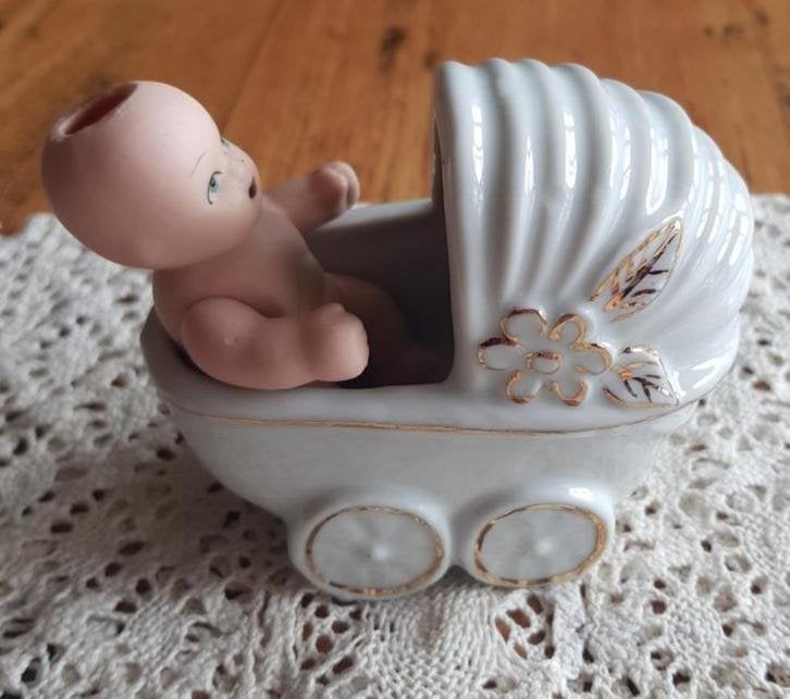 Mini porseleinen kinderwagen en mini porseleinen poppetje, Antiek en Kunst, Ophalen of Verzenden