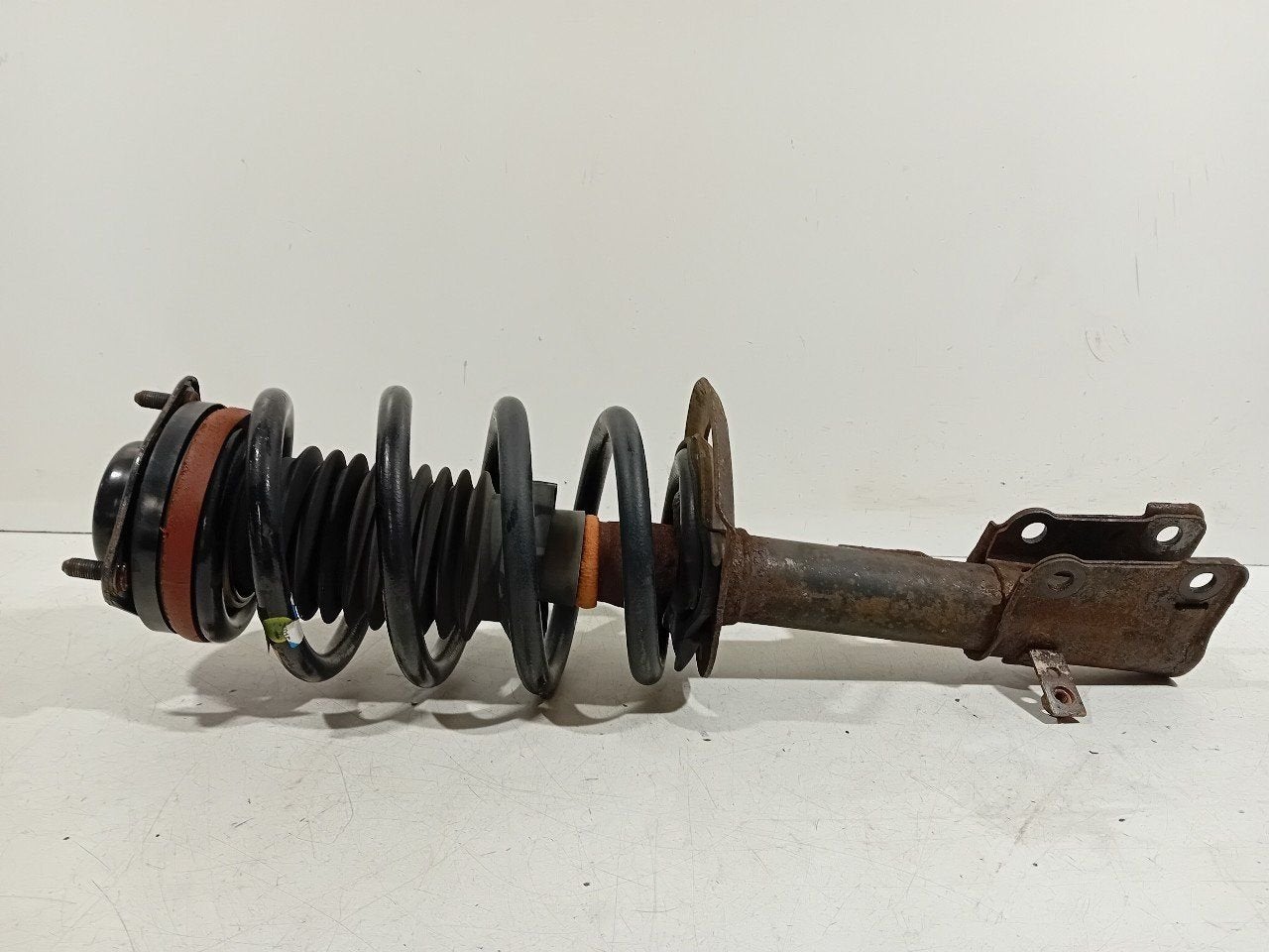Veerpoot links voor Dodge Journey, Onderdelen@venauto.nl, Van der Ven Autorecycling B.V., Gebruikt, Ettenseweg 76, 4706 PB Roosendaal, The Netherlands