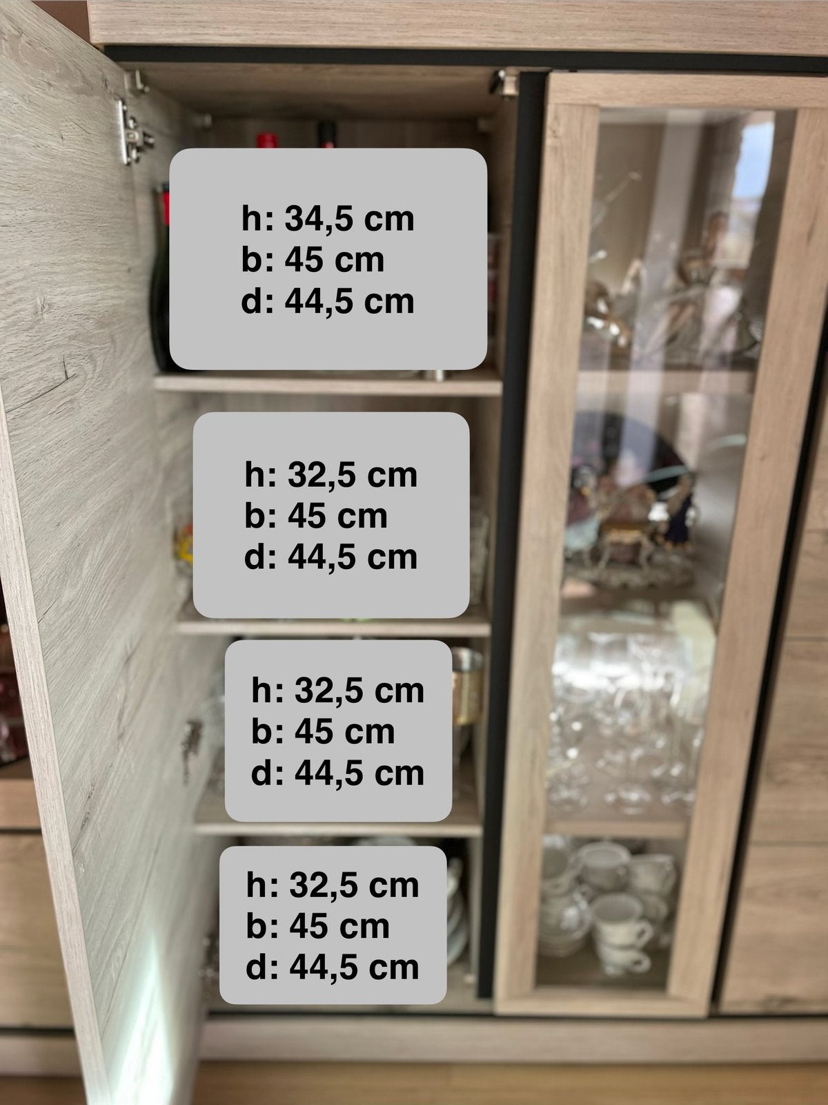 Design meubelset O&O – vitrinekast + lage kast met licht, Ophalen, Zo goed als nieuw