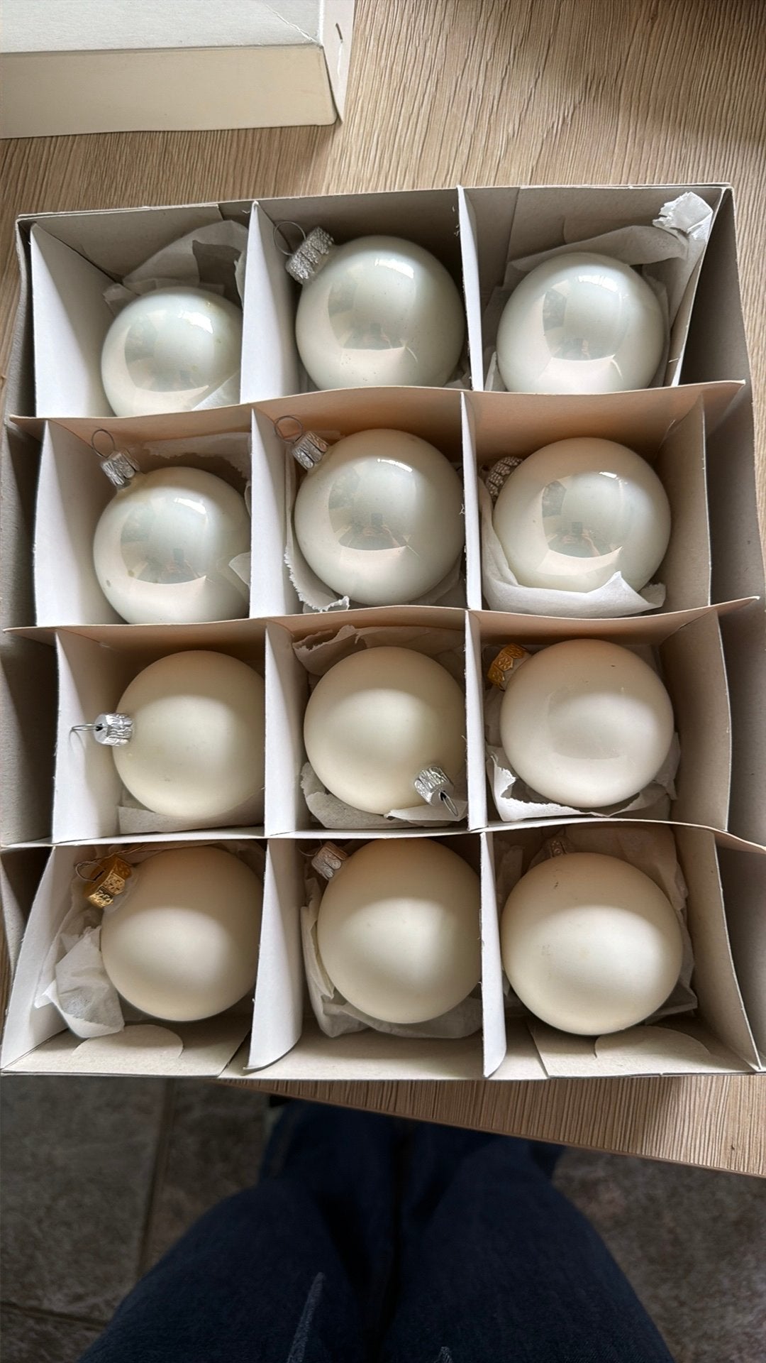 Glazen wit matte en blinkende kerstballen 6cm diameter, Enlèvement ou Envoi, Comme neuf
