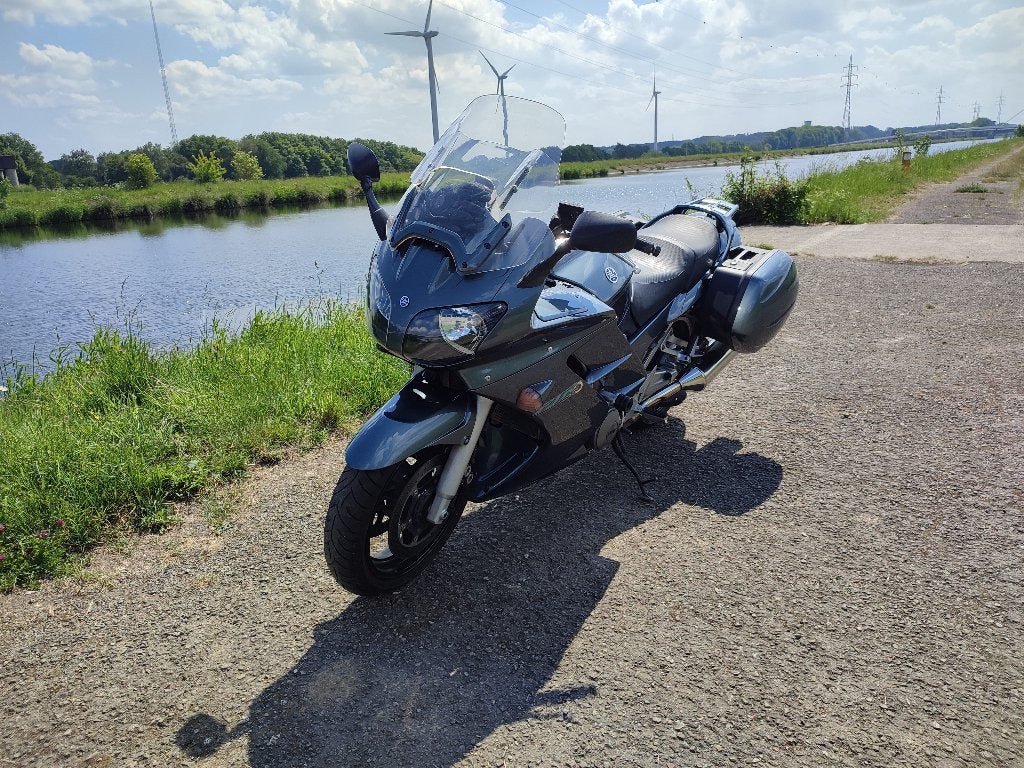 Yamaha FJR 1300, Motos, Entreprise