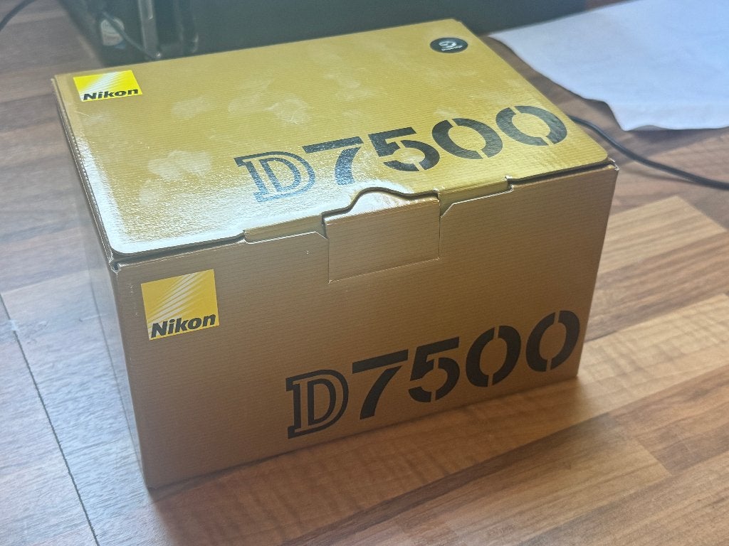 Nieuwe Nikon D7500 ( nog in doos ), TV, Hi-fi & Vidéo, Appareils photo numériques, Chargeur, Enlèvement, Nikon, Reflex miroir
