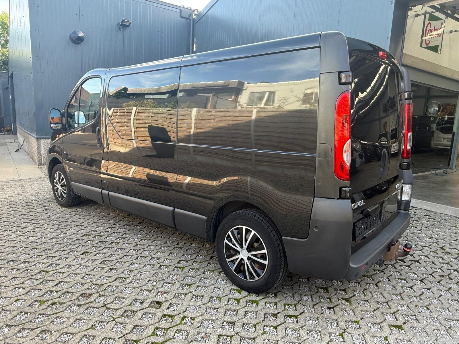 Opel Vivaro - L2H1 Dubbele cabine, Auto's, 112 pk, 82 kW, 4 cilinders, Zwart