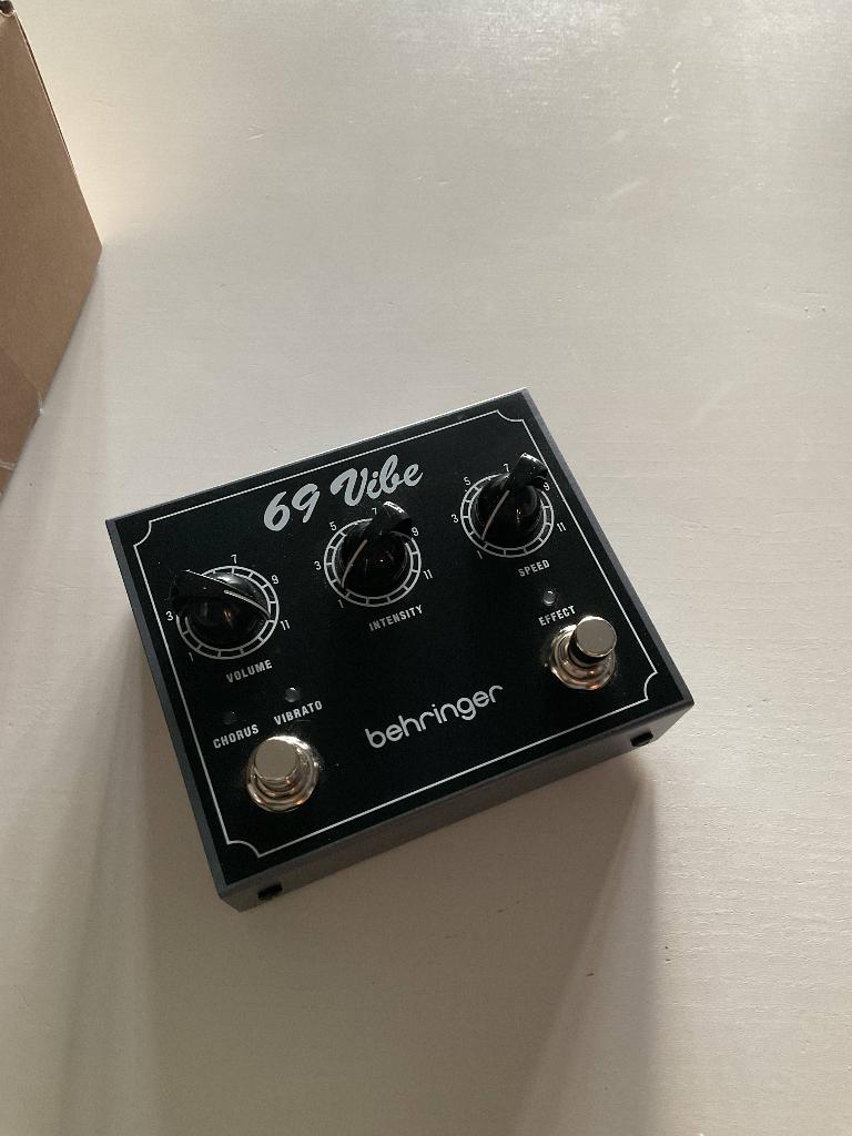 Behringer 69 Vibe, Muziek en Instrumenten, Ophalen of Verzenden, Zo goed als nieuw, Overige typen