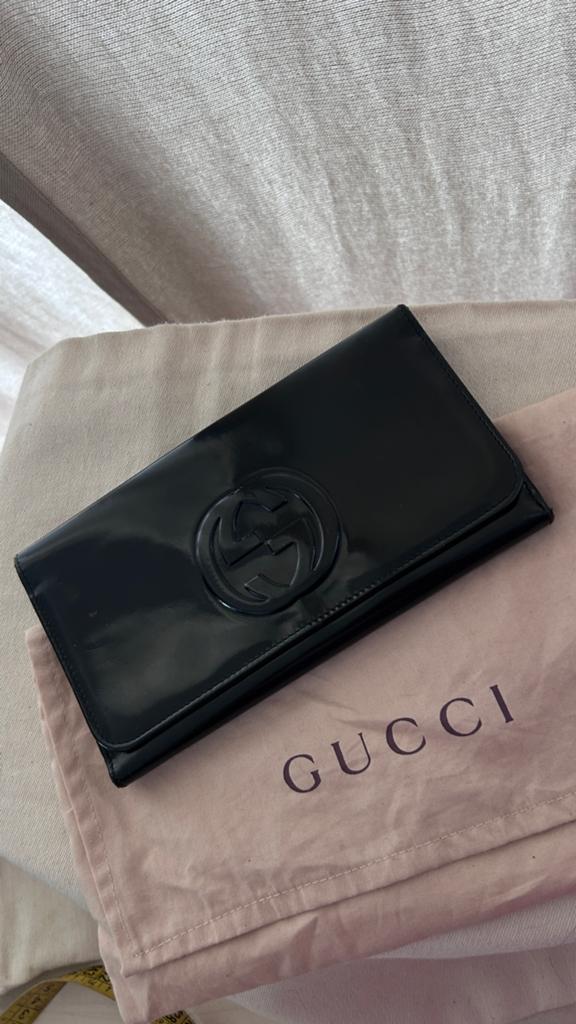 Gucci portefeuille Soho cuir noir vernis, Enlèvement ou Envoi, Comme neuf, Noir, Cuir