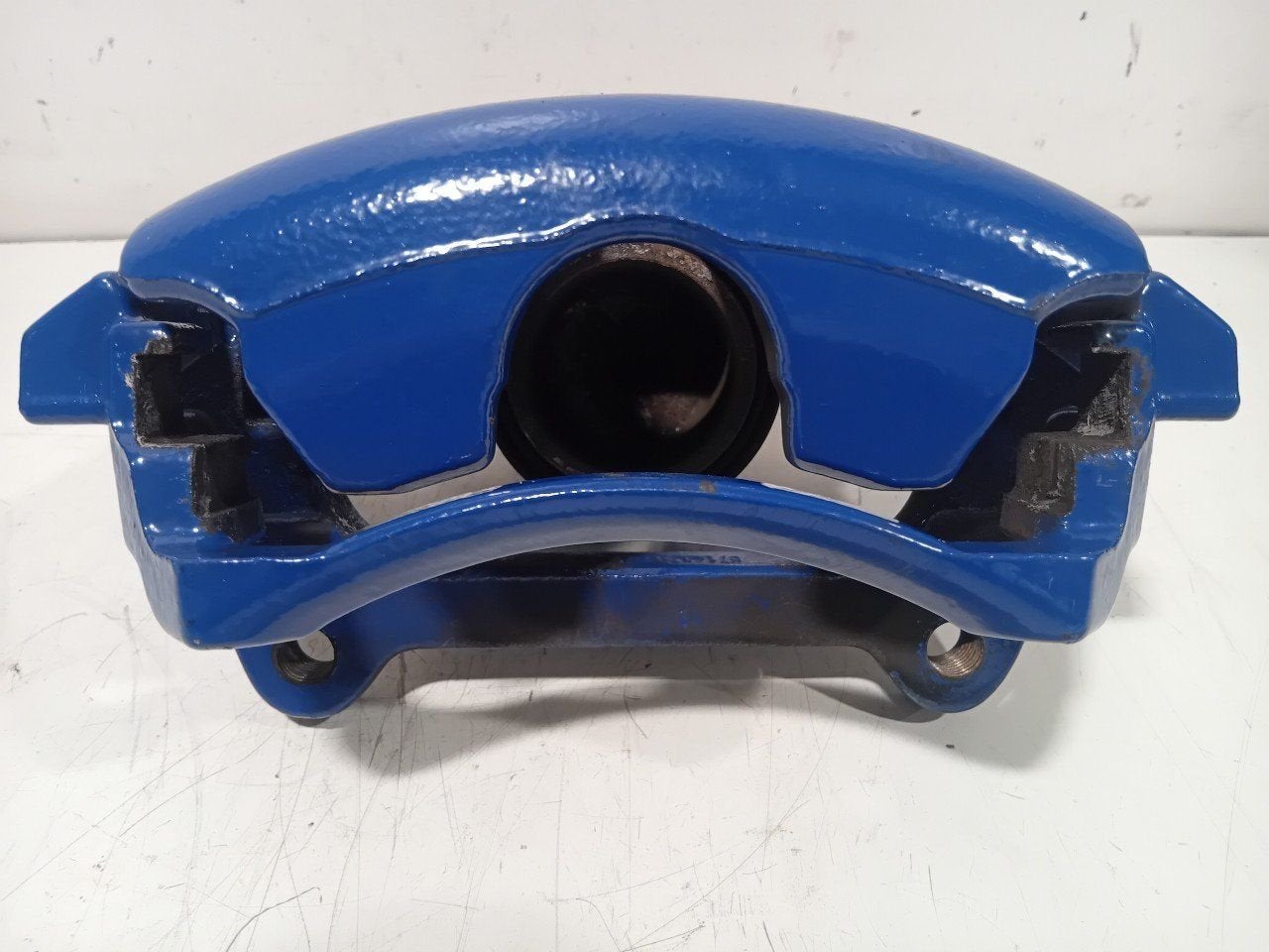Remklauw rechts voor Volkswagen Passat, Onderdelen@venauto.nl, Van der Ven Autorecycling B.V., Gebruikt, Ettenseweg 76, 4706 PB Roosendaal, The Netherlands