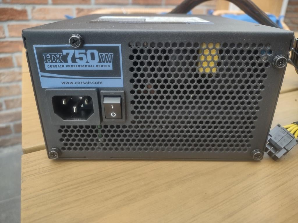 L'alimentation Corsair HX750W ne démarre plus., Enlèvement ou Envoi, Ne fonctionne pas