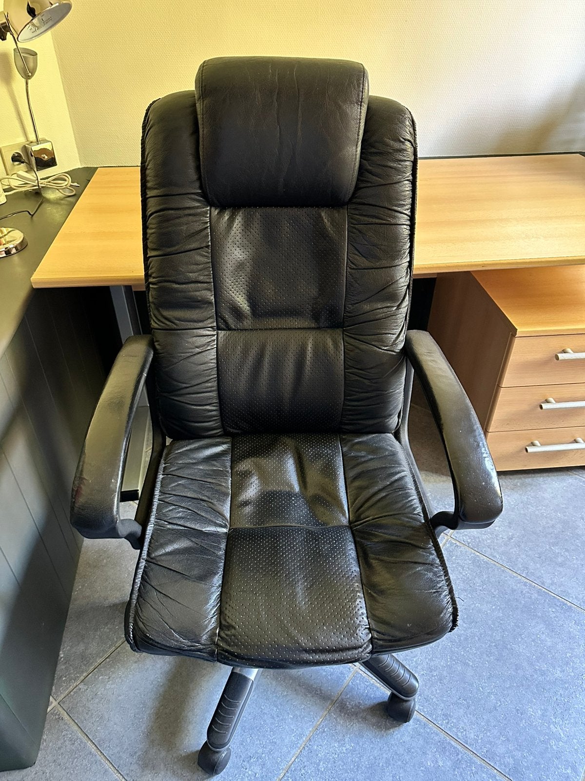Bureau, 160 cm, Avec tiroirs, Enlèvement, Utilisé