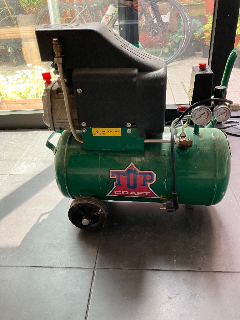 Compressor en toebehoren, Doe-het-zelf en Bouw, Ophalen, Gebruikt, 10 bar of meer, 25 tot 100 liter
